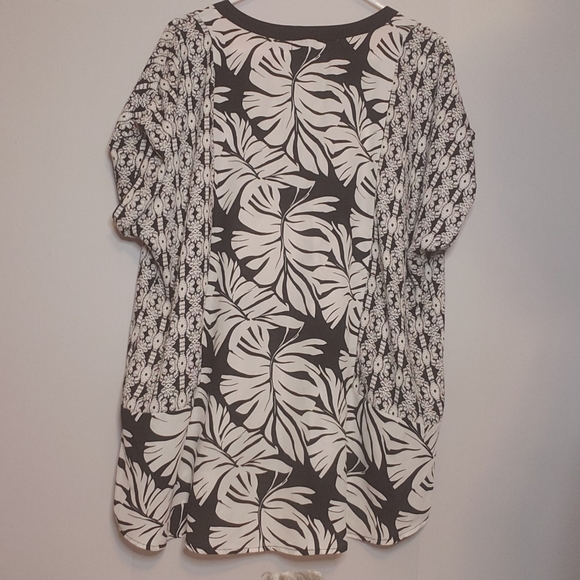 Roz & Ali Top 2x - Picture 2 of 3